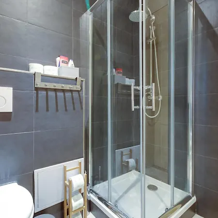 Modern Quiet Next To Wenceslas Square - Vs 프라하