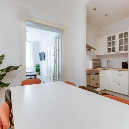 Modern Quiet Next To Wenceslas Square - Vs