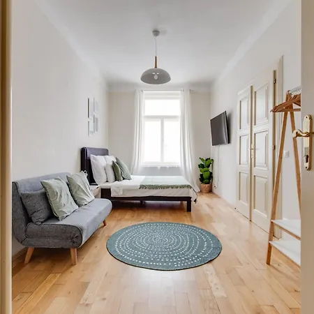 Modern Quiet Next To Wenceslas Square - Vs