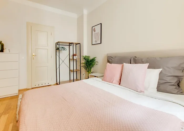 Modern Quiet Next To Wenceslas Square - Vs